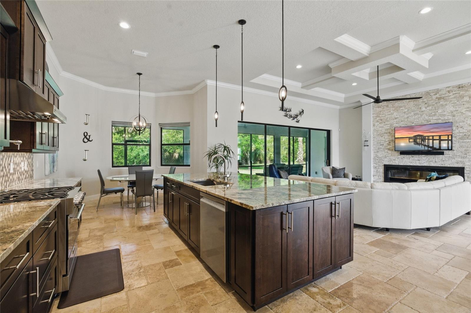 8 BLUE OAK LN, PALM COAST, FL, 32137