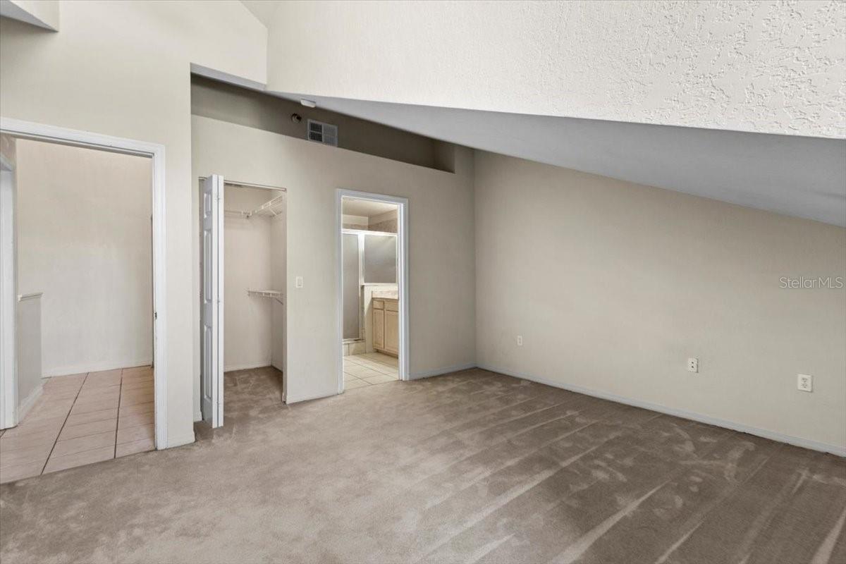 5024 SUNRIDGE PALMS DR #101, TAMPA, FL, 33617
