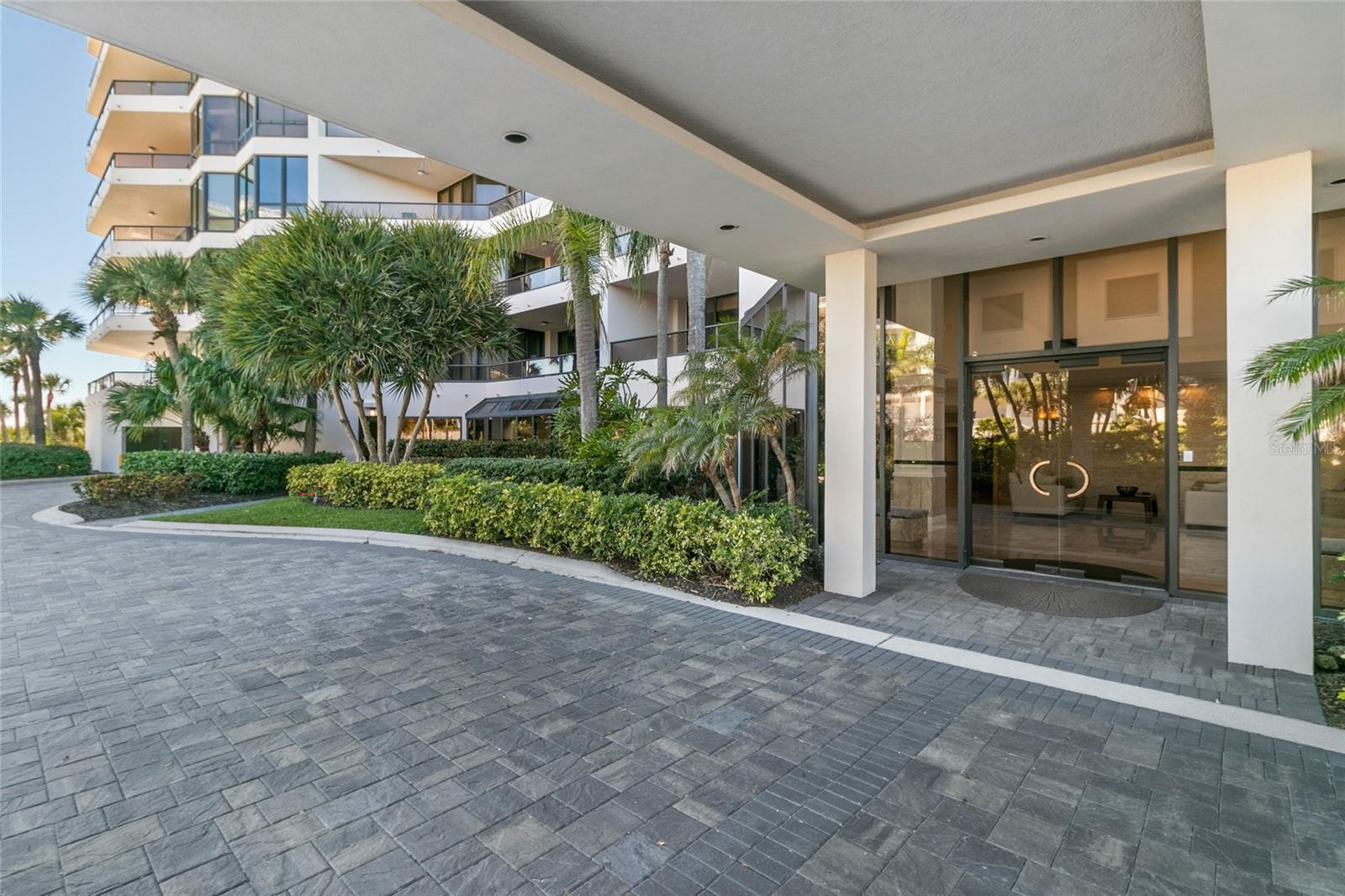 535 SANCTUARY DR #A602, LONGBOAT KEY, FL, 34228