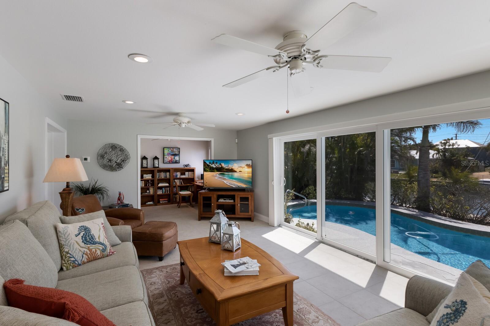 606 EMERALD LN, HOLMES BEACH, FL, 34217