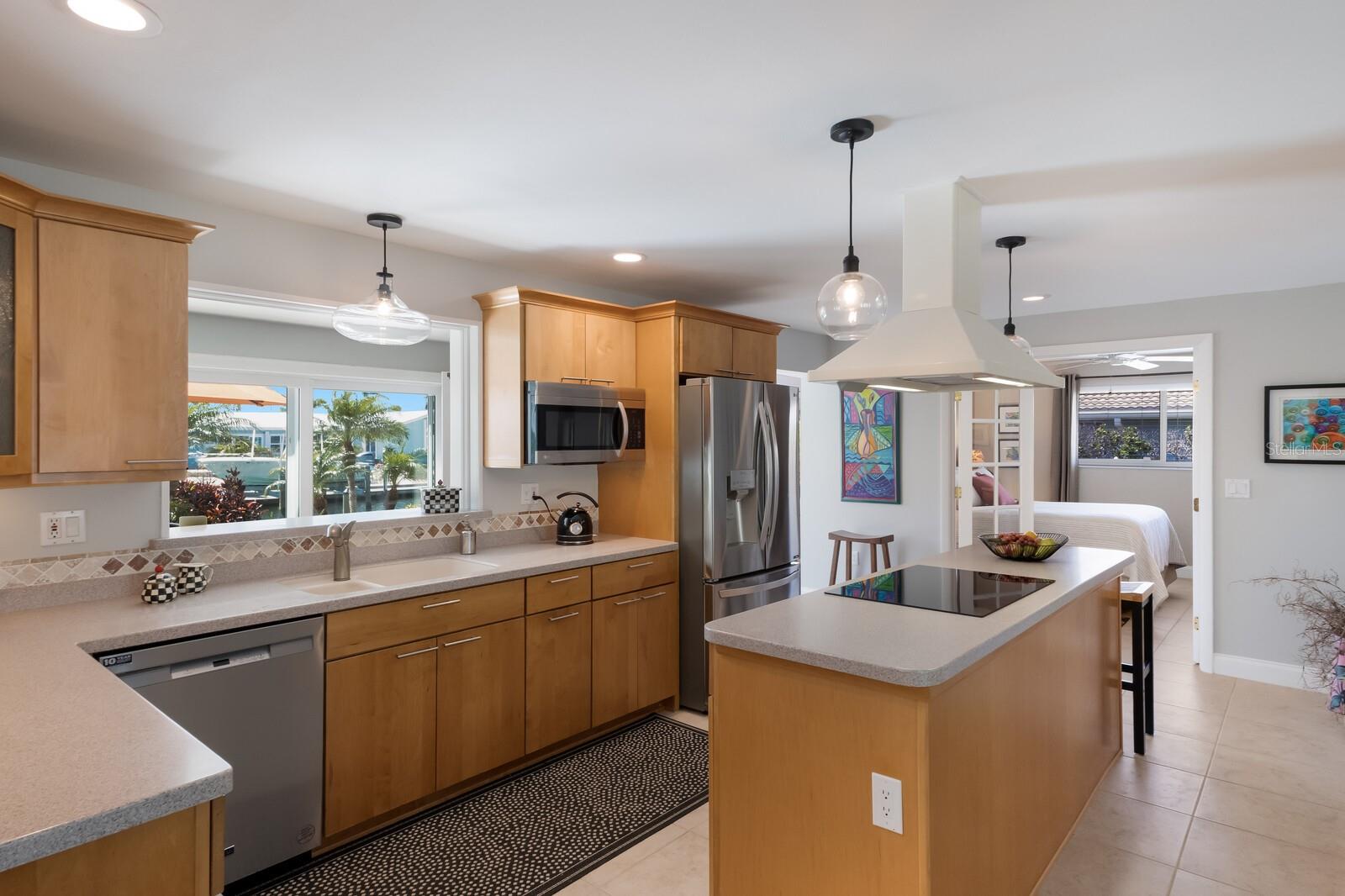606 EMERALD LN, HOLMES BEACH, FL, 34217