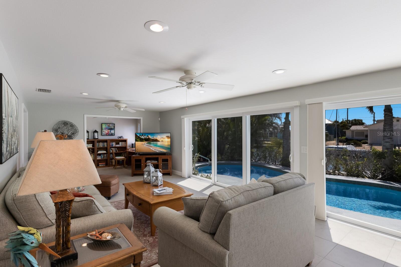 606 EMERALD LN, HOLMES BEACH, FL, 34217