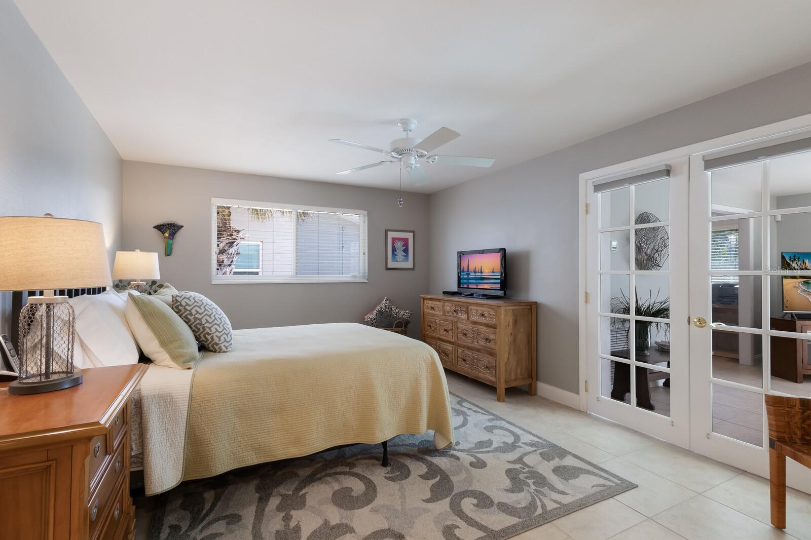 606 EMERALD LN, HOLMES BEACH, FL, 34217