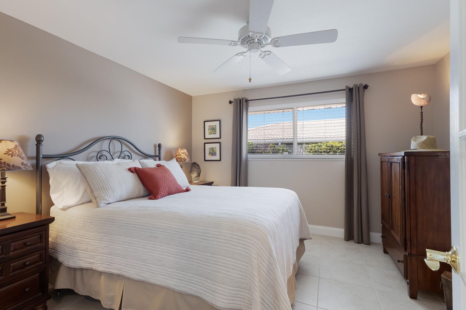 606 EMERALD LN, HOLMES BEACH, FL, 34217