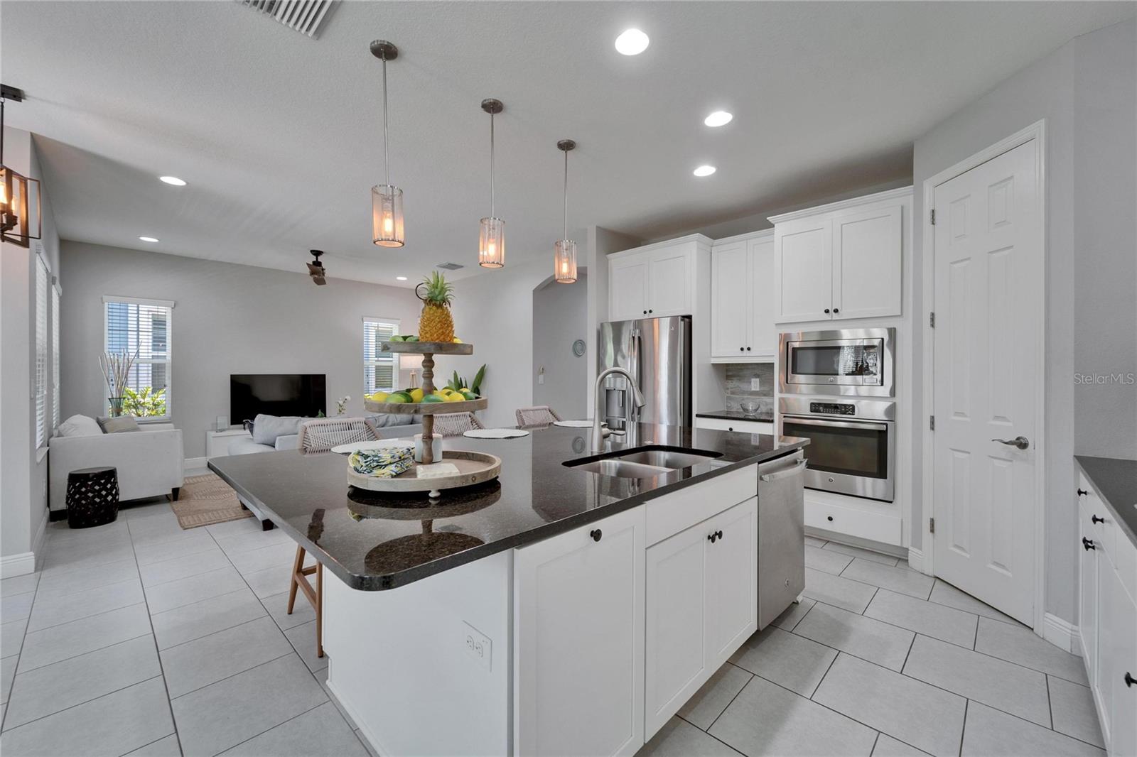 606 WINTERSIDE DR, APOLLO BEACH, FL, 33572