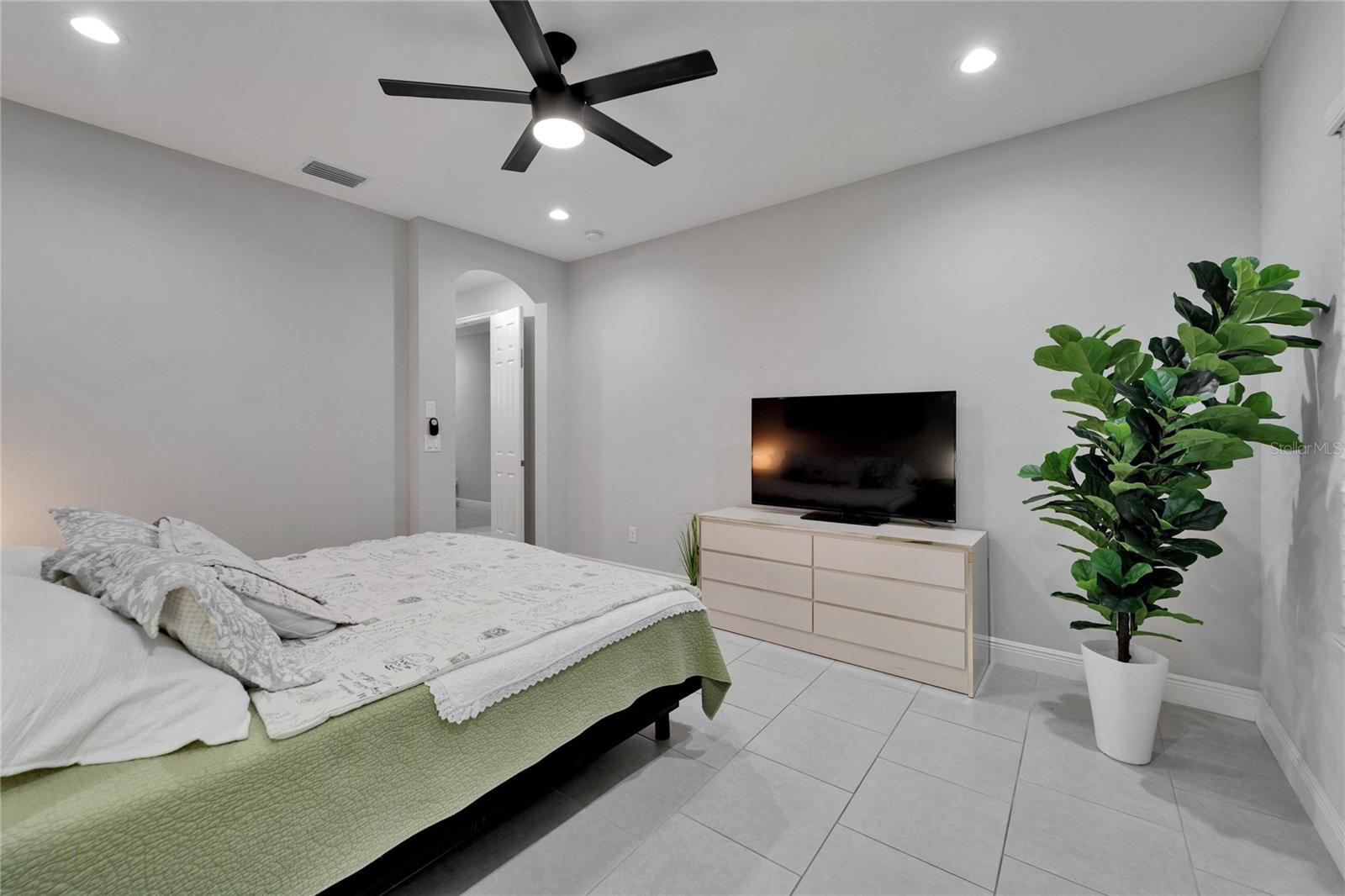 606 WINTERSIDE DR, APOLLO BEACH, FL, 33572