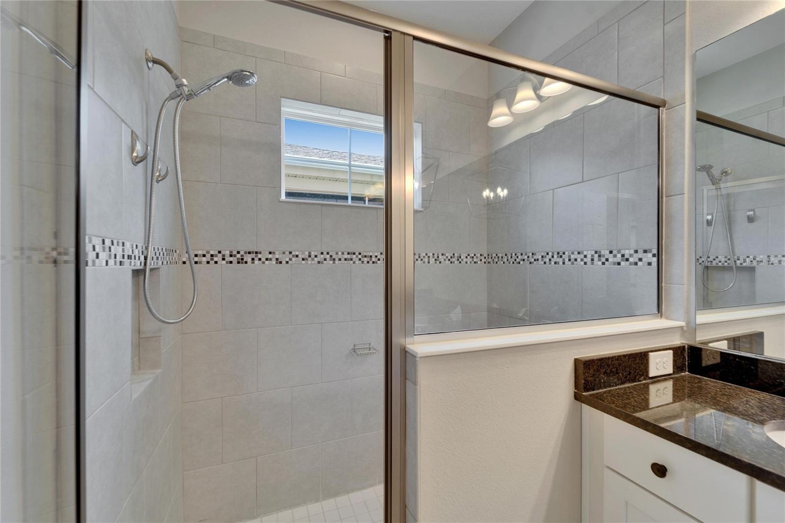 606 WINTERSIDE DR, APOLLO BEACH, FL, 33572