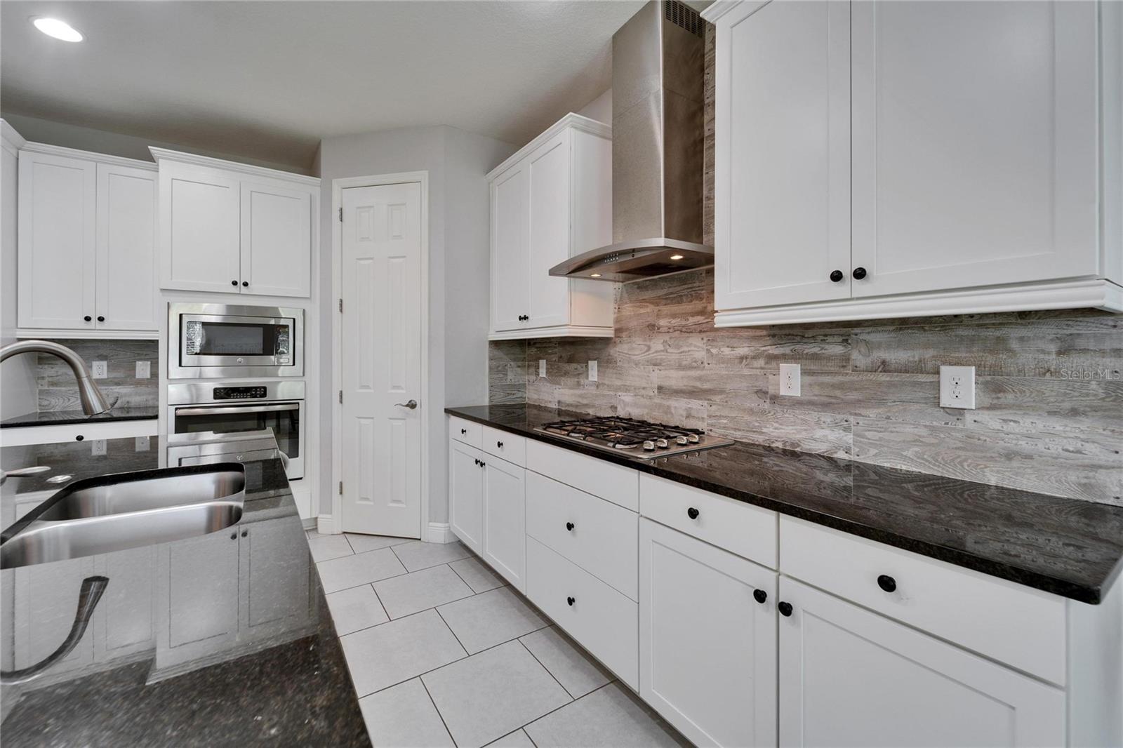 606 WINTERSIDE DR, APOLLO BEACH, FL, 33572