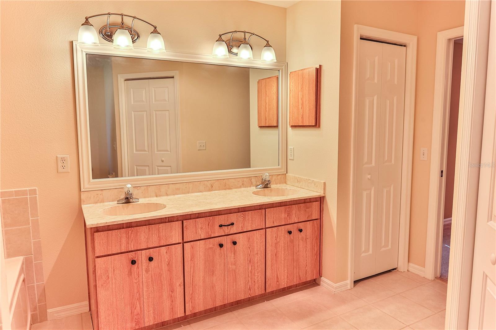 8087 E DECATUR CT, FLORAL CITY, FL, 34436