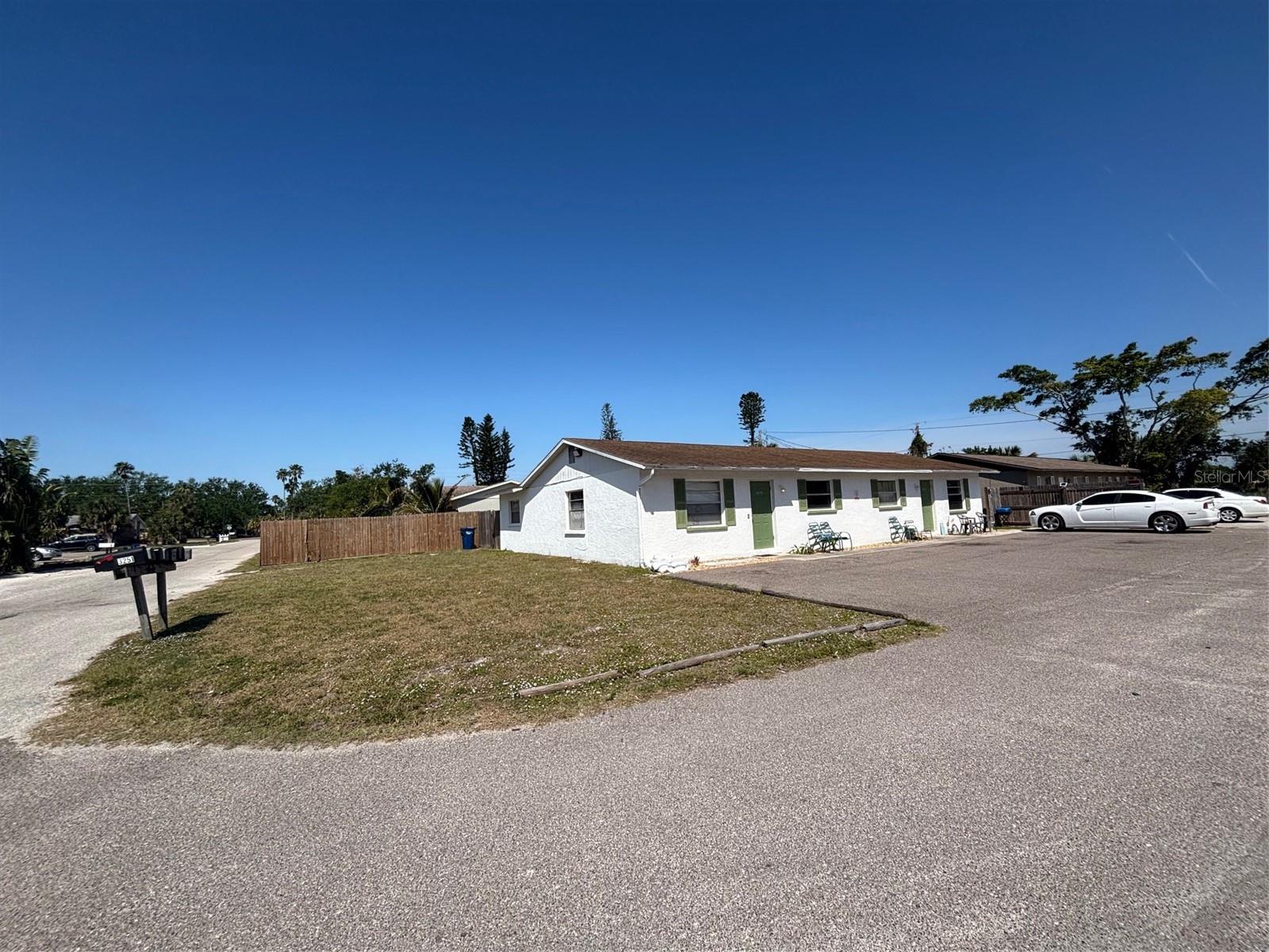3265 51ST AVENUE DR W, BRADENTON, FL, 34207