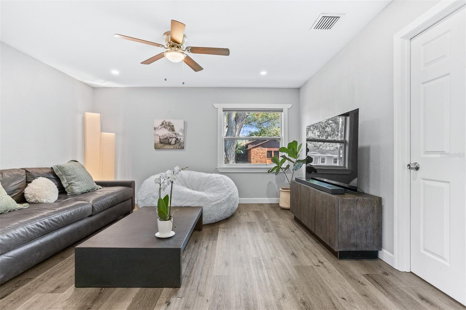 1543 GENTRY ST, CLEARWATER, FL, 33755