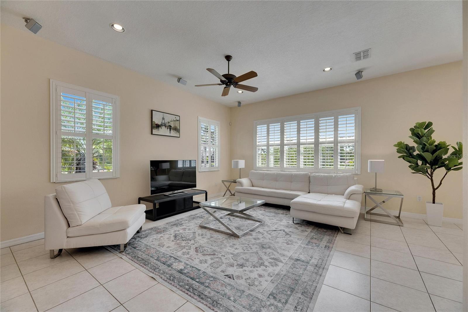6317 MARBELLA BLVD, APOLLO BEACH, FL, 33572