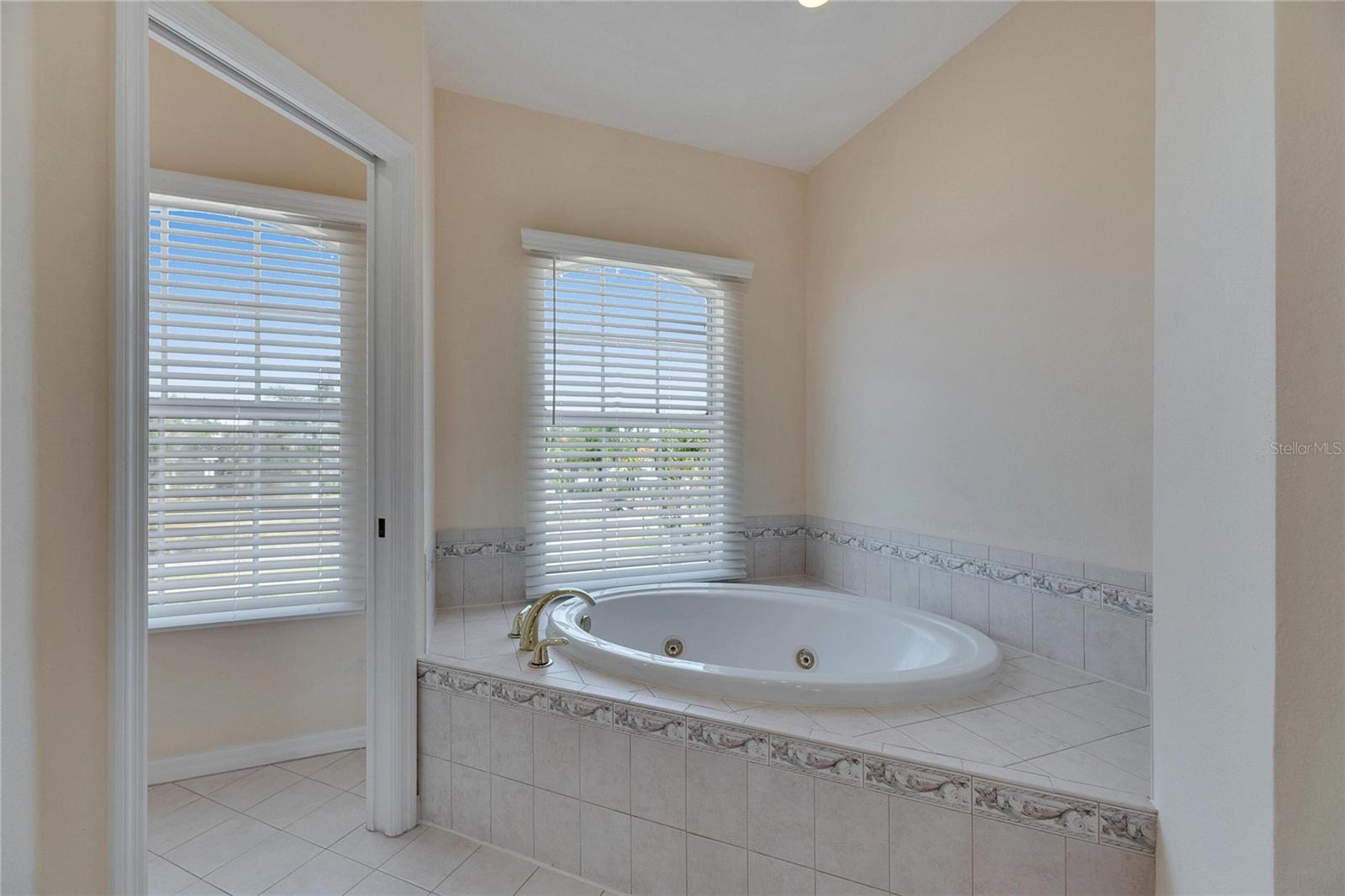 6317 MARBELLA BLVD, APOLLO BEACH, FL, 33572