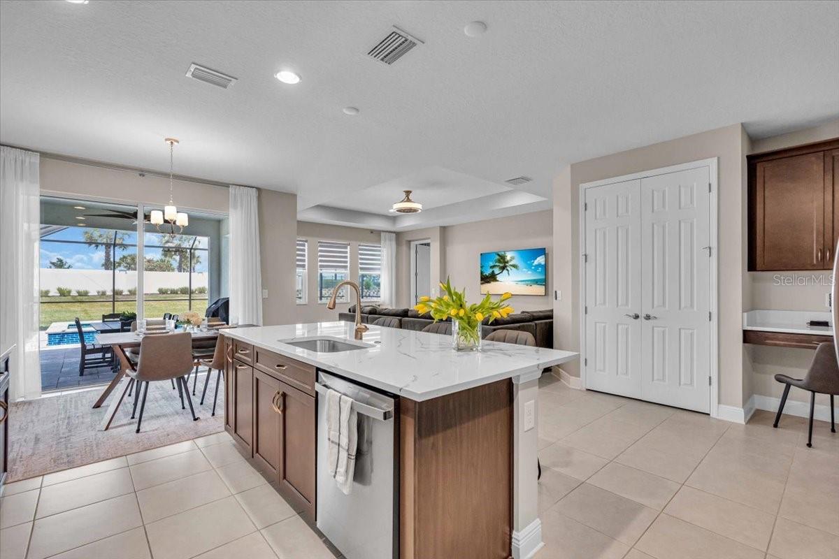 17502 SAVORY MIST CIR, BRADENTON, FL, 34211