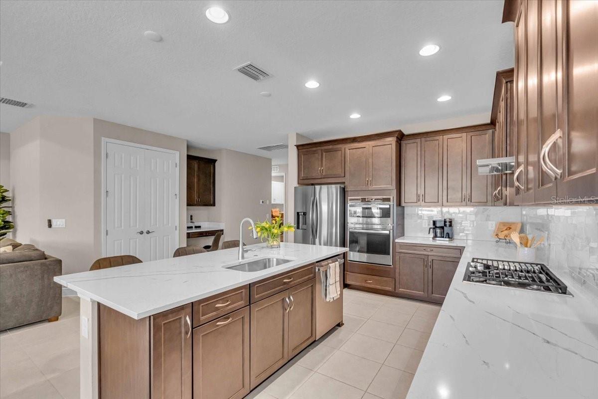 17502 SAVORY MIST CIR, BRADENTON, FL, 34211