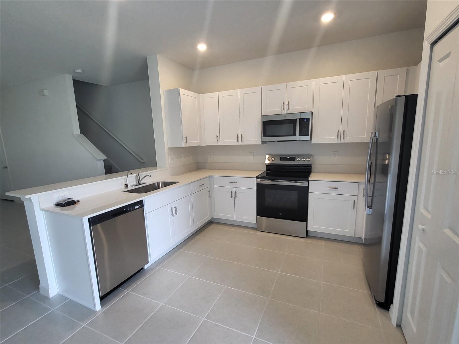 36183 RISA MICHELE ST, ZEPHYRHILLS, FL, 33541