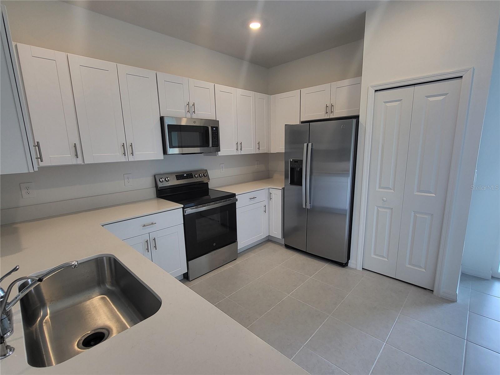 36183 RISA MICHELE ST, ZEPHYRHILLS, FL, 33541