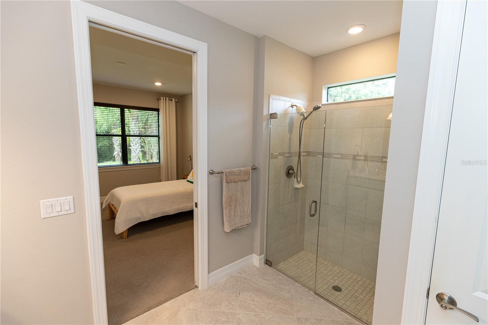 11208 CARLINGFORD RD, FORT MYERS, FL, 33913