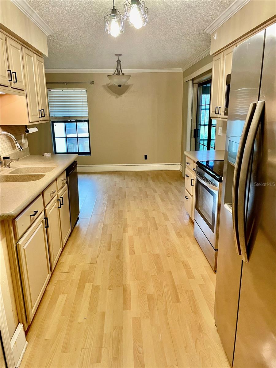 100 E OAK TERRACE DR #A4, LEESBURG, FL, 34748