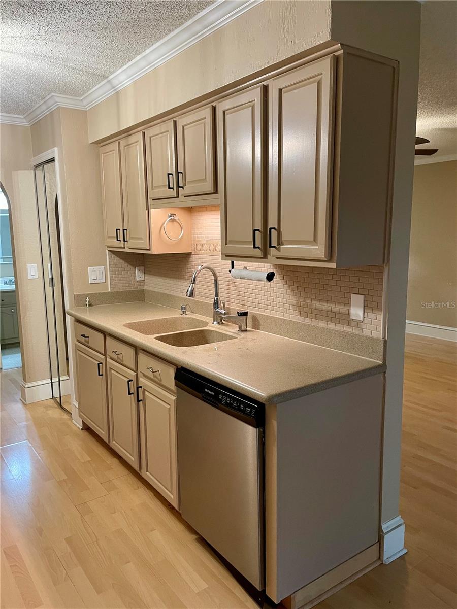 100 E OAK TERRACE DR #A4, LEESBURG, FL, 34748