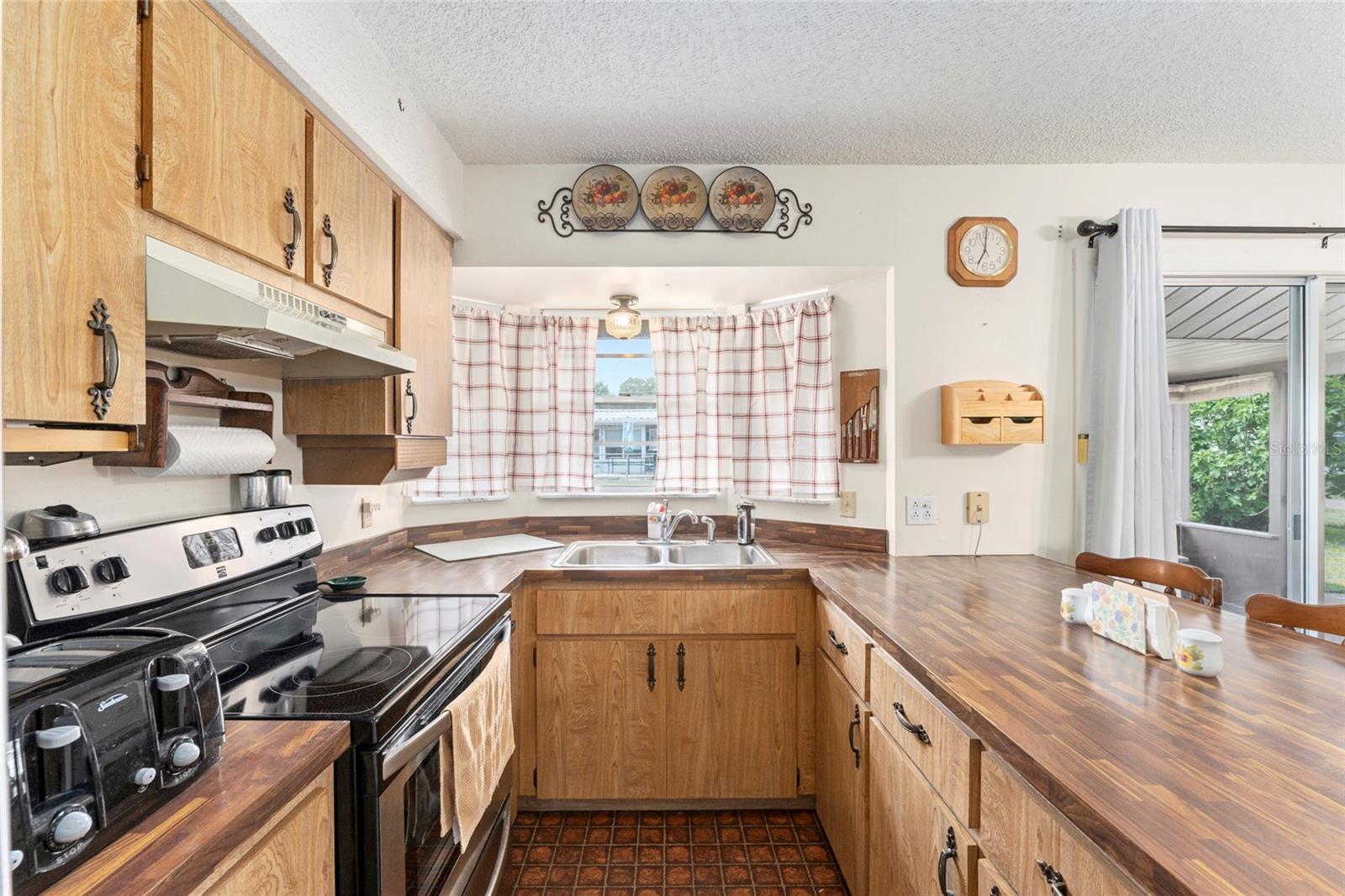 2260 CR 444, LAKE PANASOFFKEE, FL, 33538