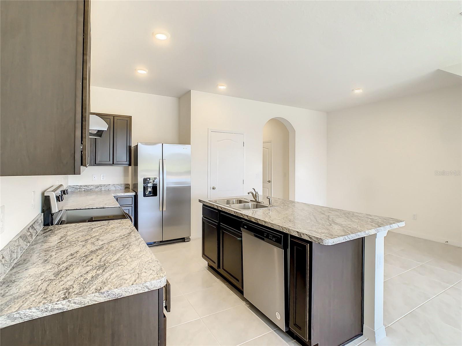 1013 BLUE JAY DR, DAVENPORT, FL, 33837