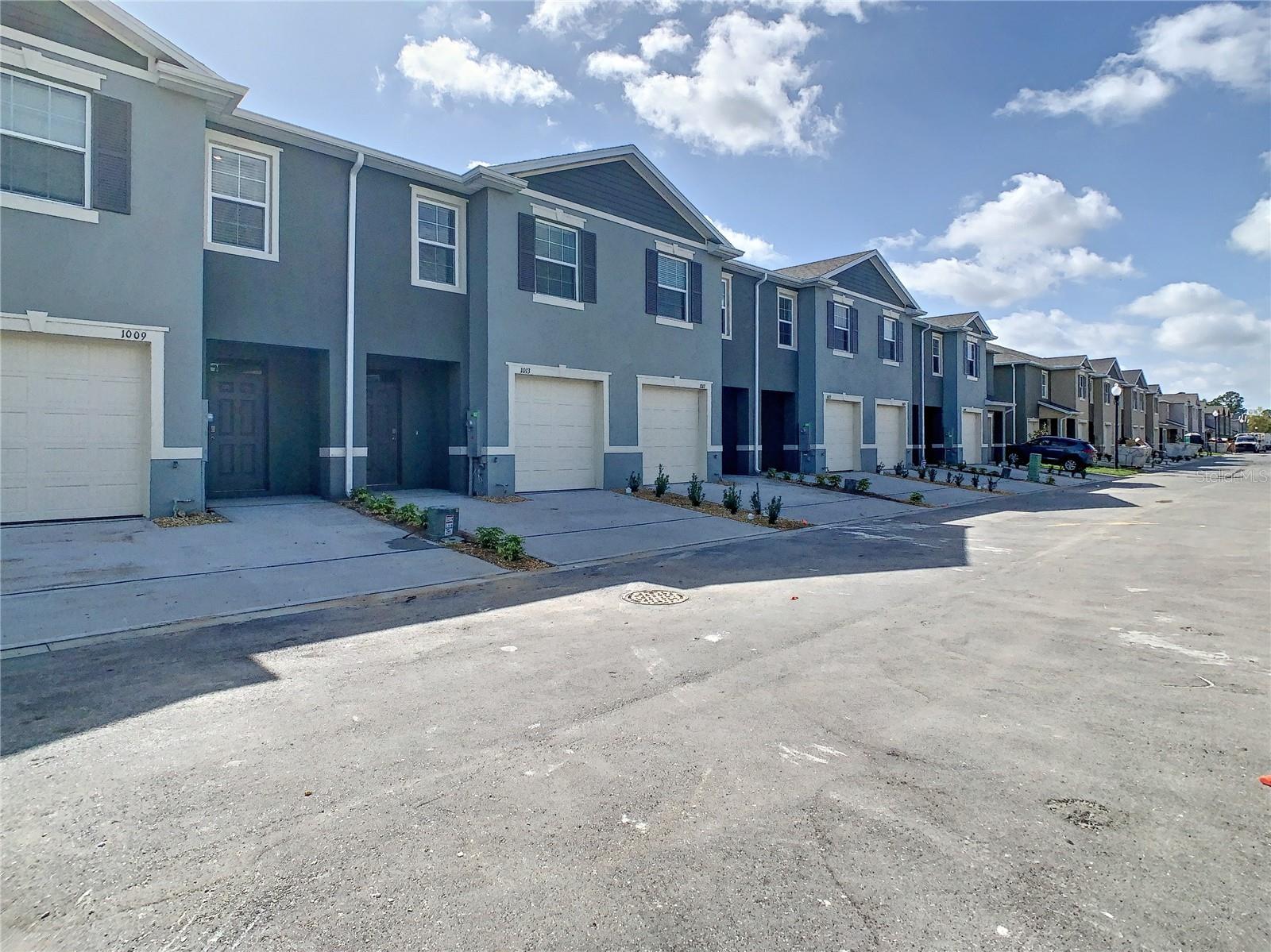 1013 BLUE JAY DR, DAVENPORT, FL, 33837