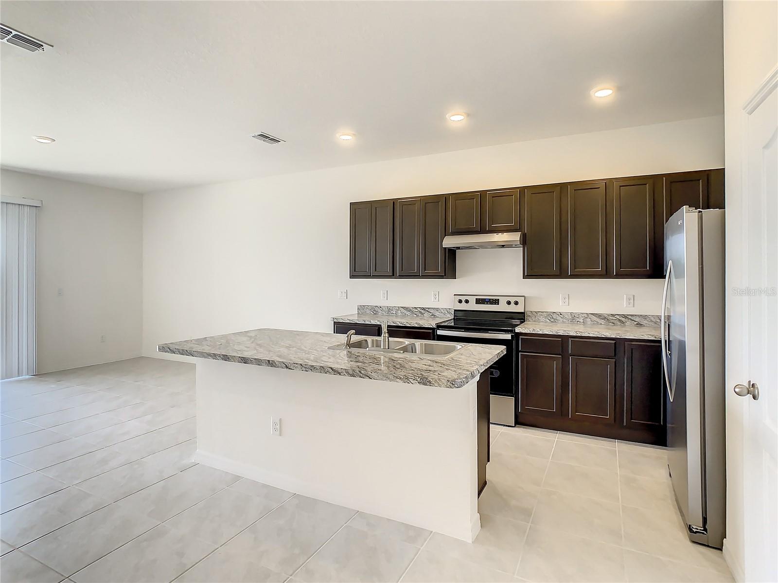 1013 BLUE JAY DR, DAVENPORT, FL, 33837