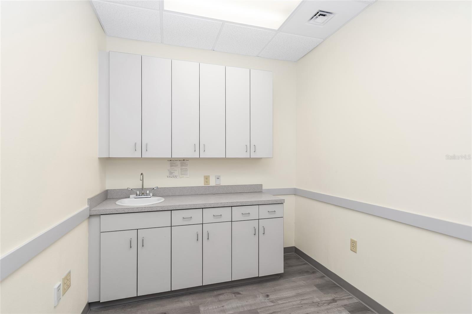 585 MAIN ST, DUNEDIN, FL, 34698