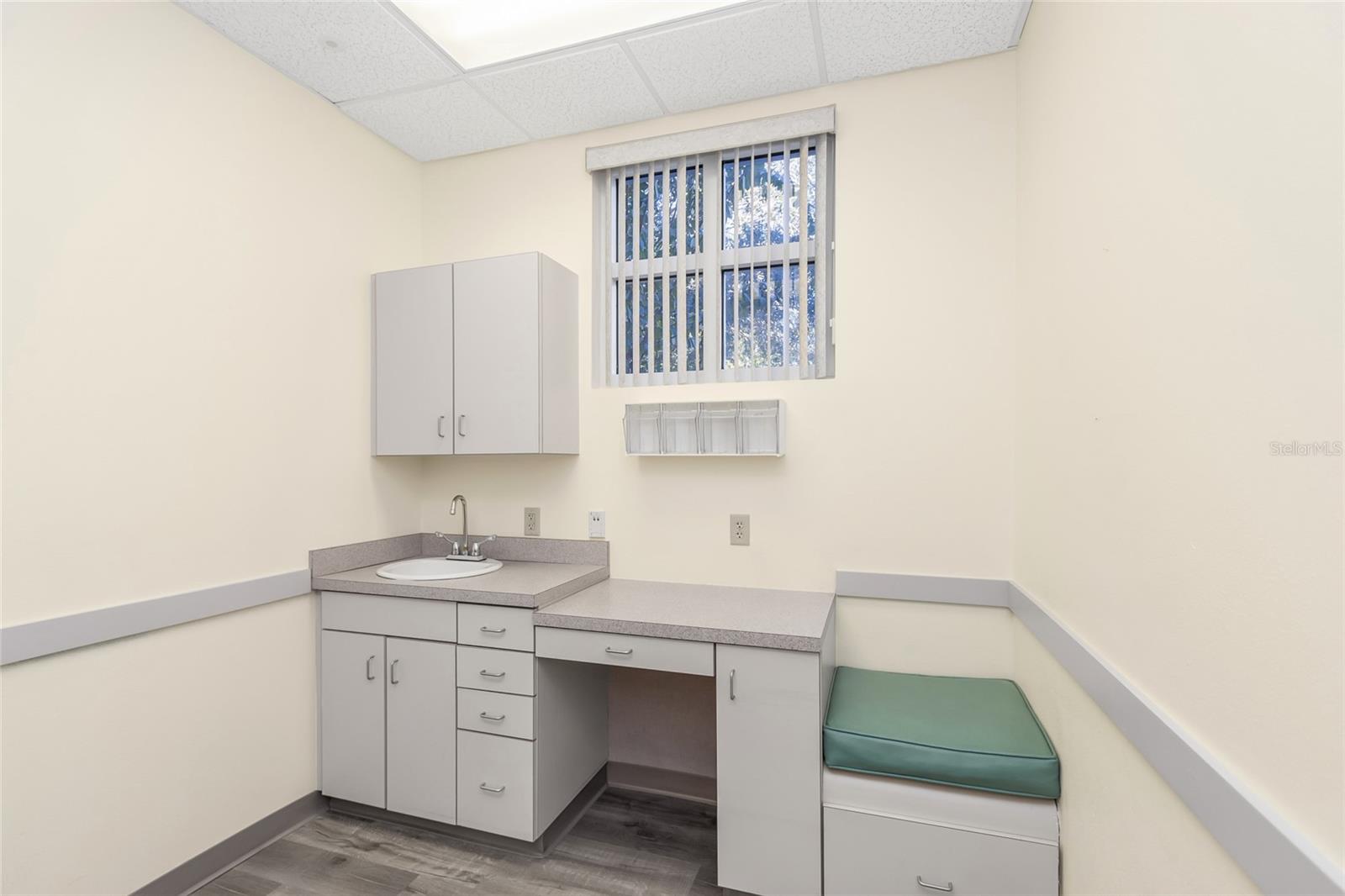 585 MAIN ST, DUNEDIN, FL, 34698