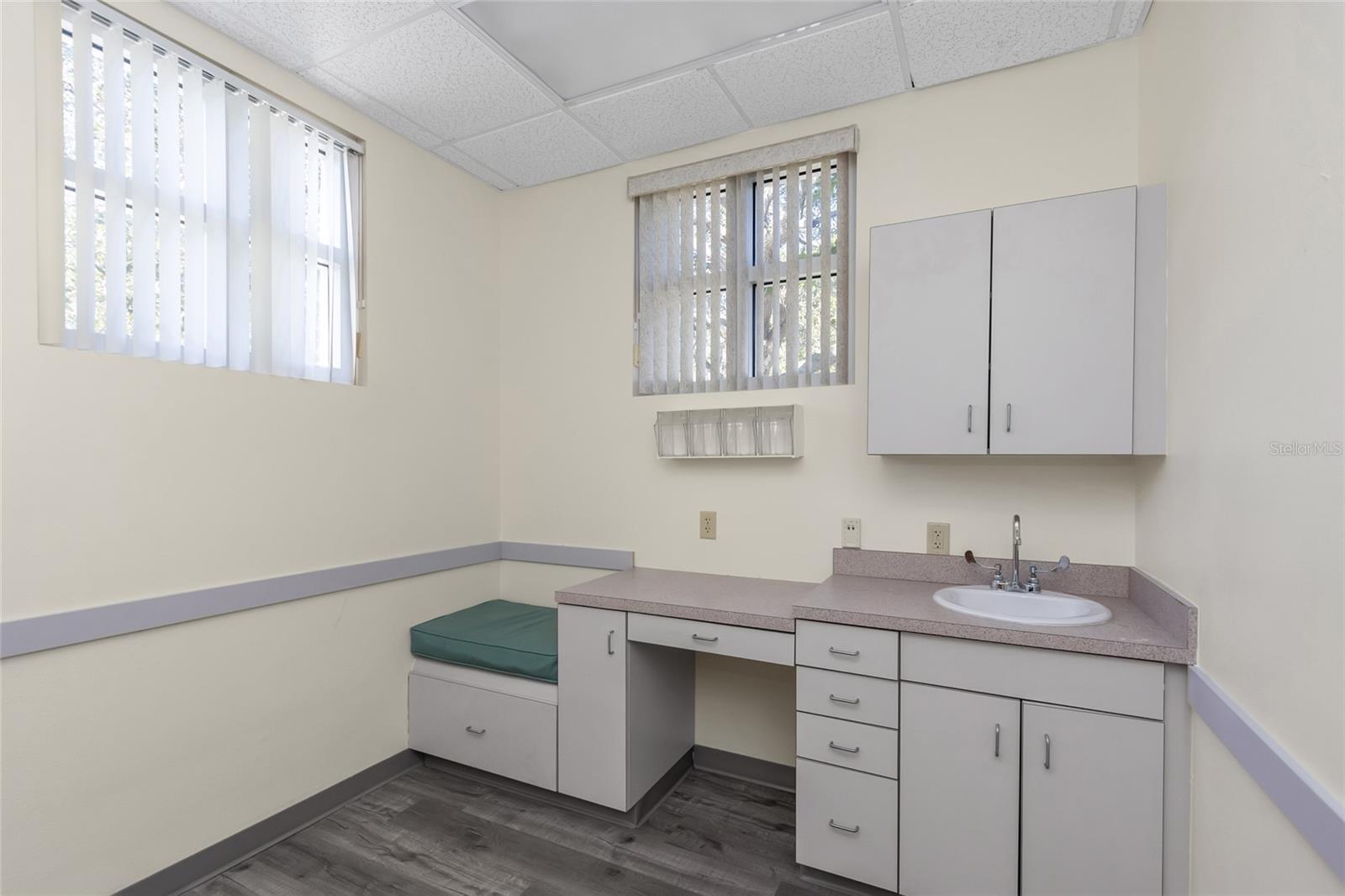 585 MAIN ST, DUNEDIN, FL, 34698