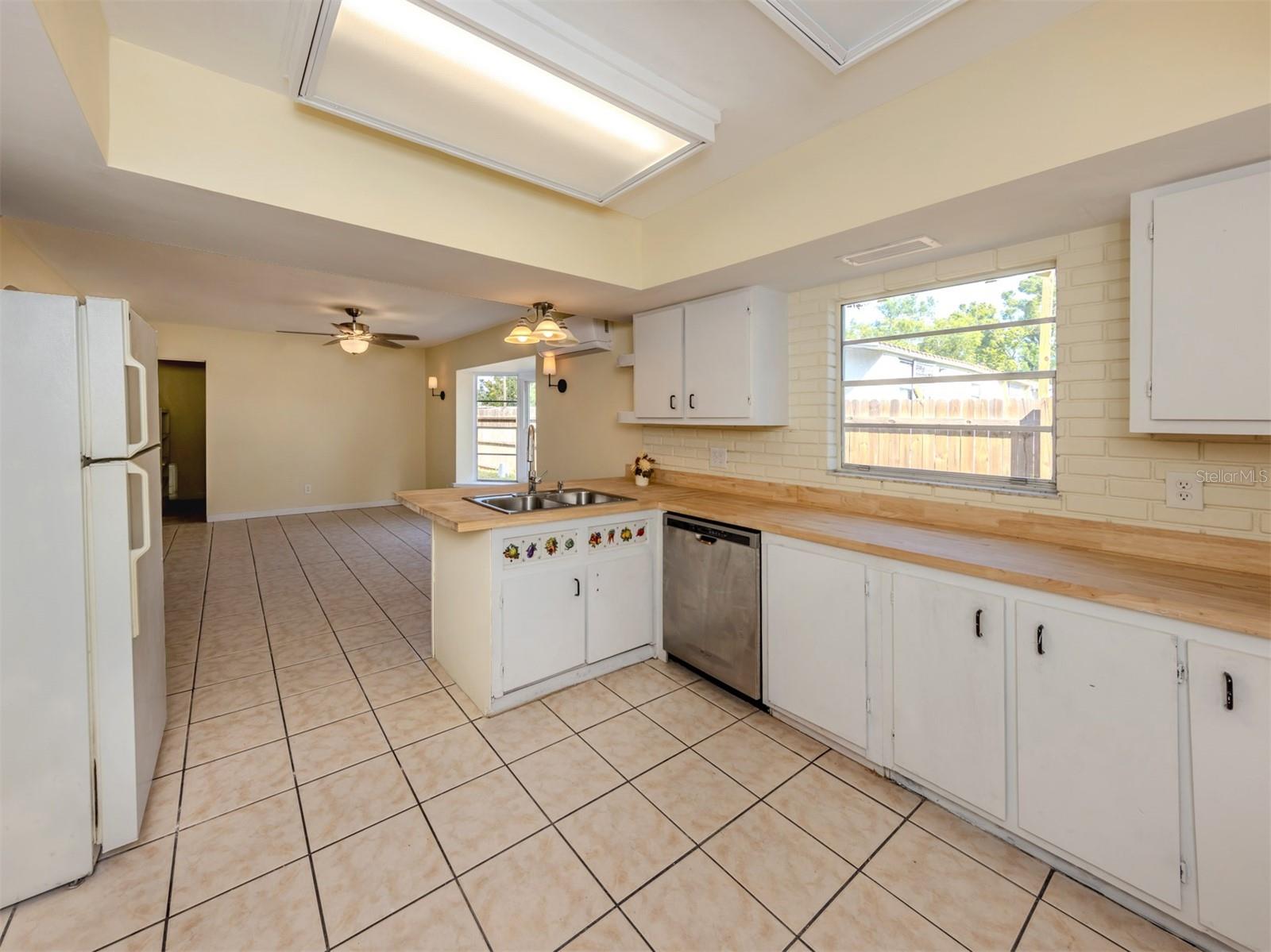 200 SIERRA ST S, NOKOMIS, FL, 34275