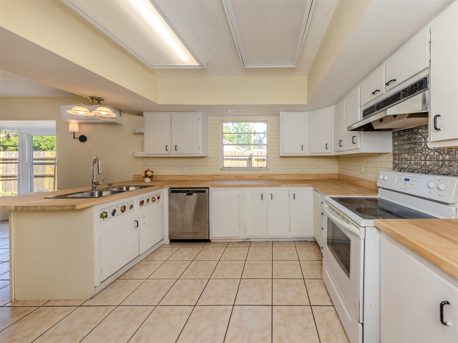 200 SIERRA ST S, NOKOMIS, FL, 34275