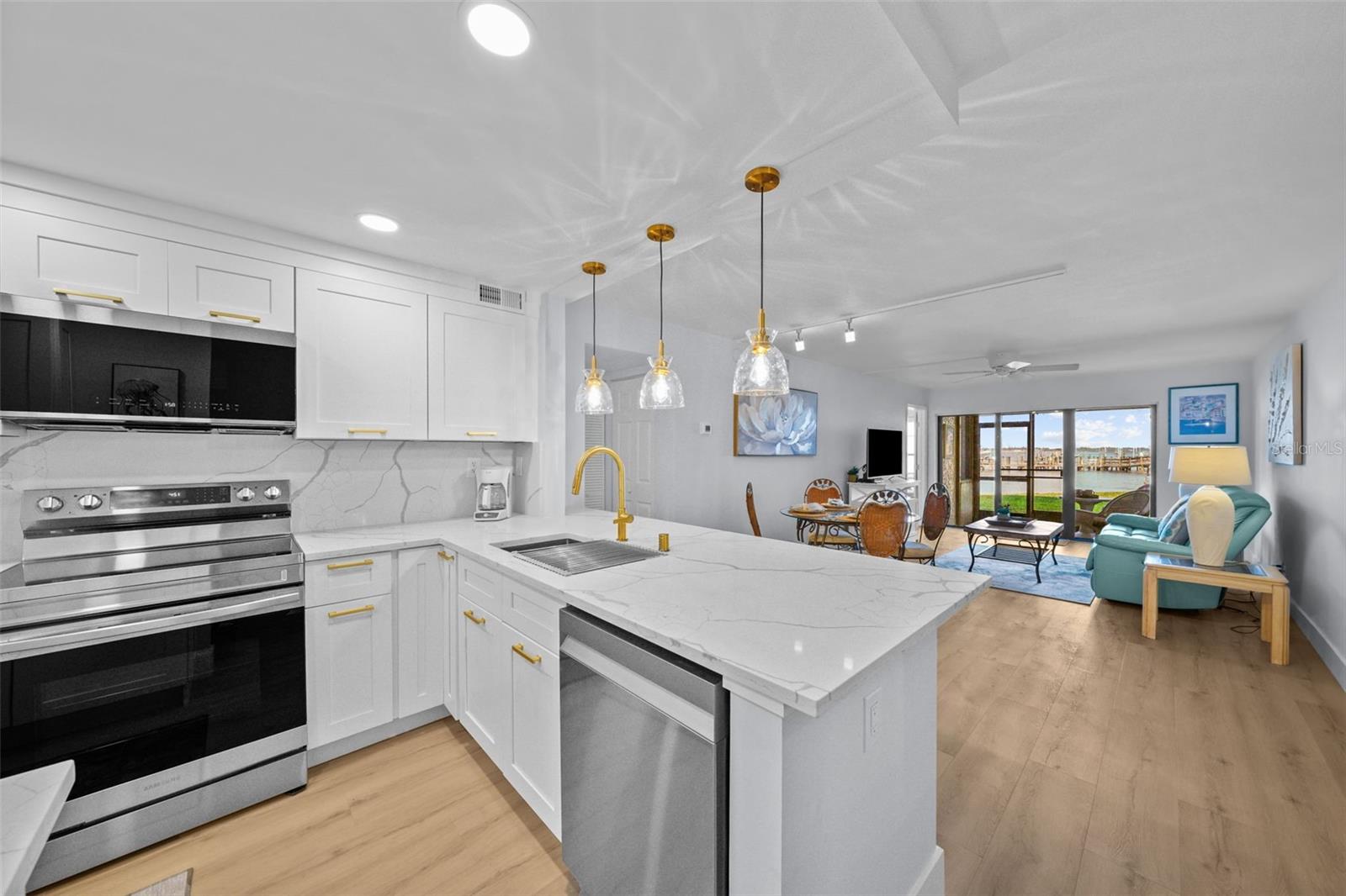 6051 SUN BLVD #111, ST PETERSBURG, FL, 33715