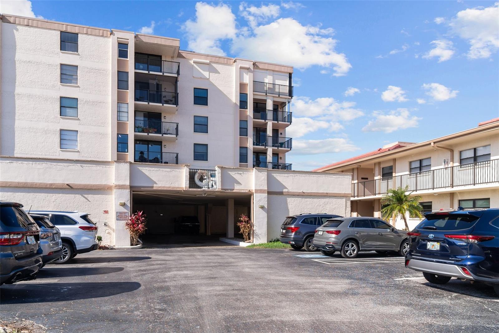 6051 SUN BLVD #111, ST PETERSBURG, FL, 33715