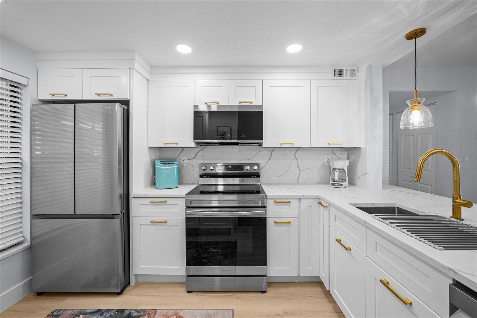 6051 SUN BLVD #111, ST PETERSBURG, FL, 33715