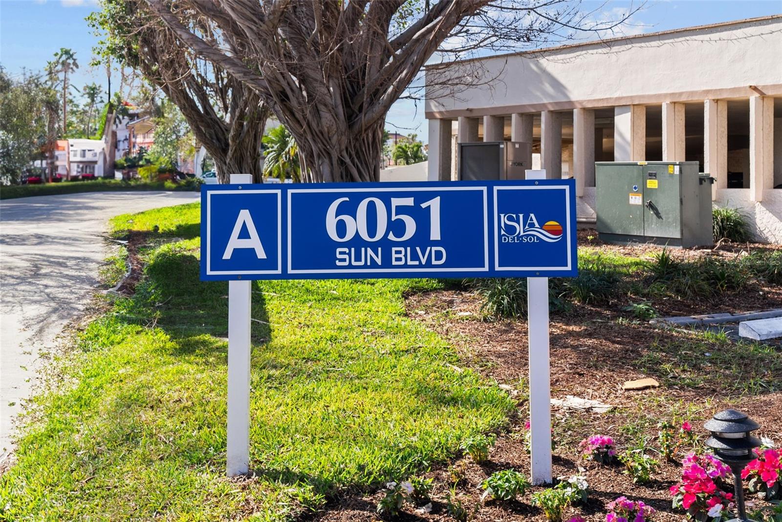 6051 SUN BLVD #111, ST PETERSBURG, FL, 33715