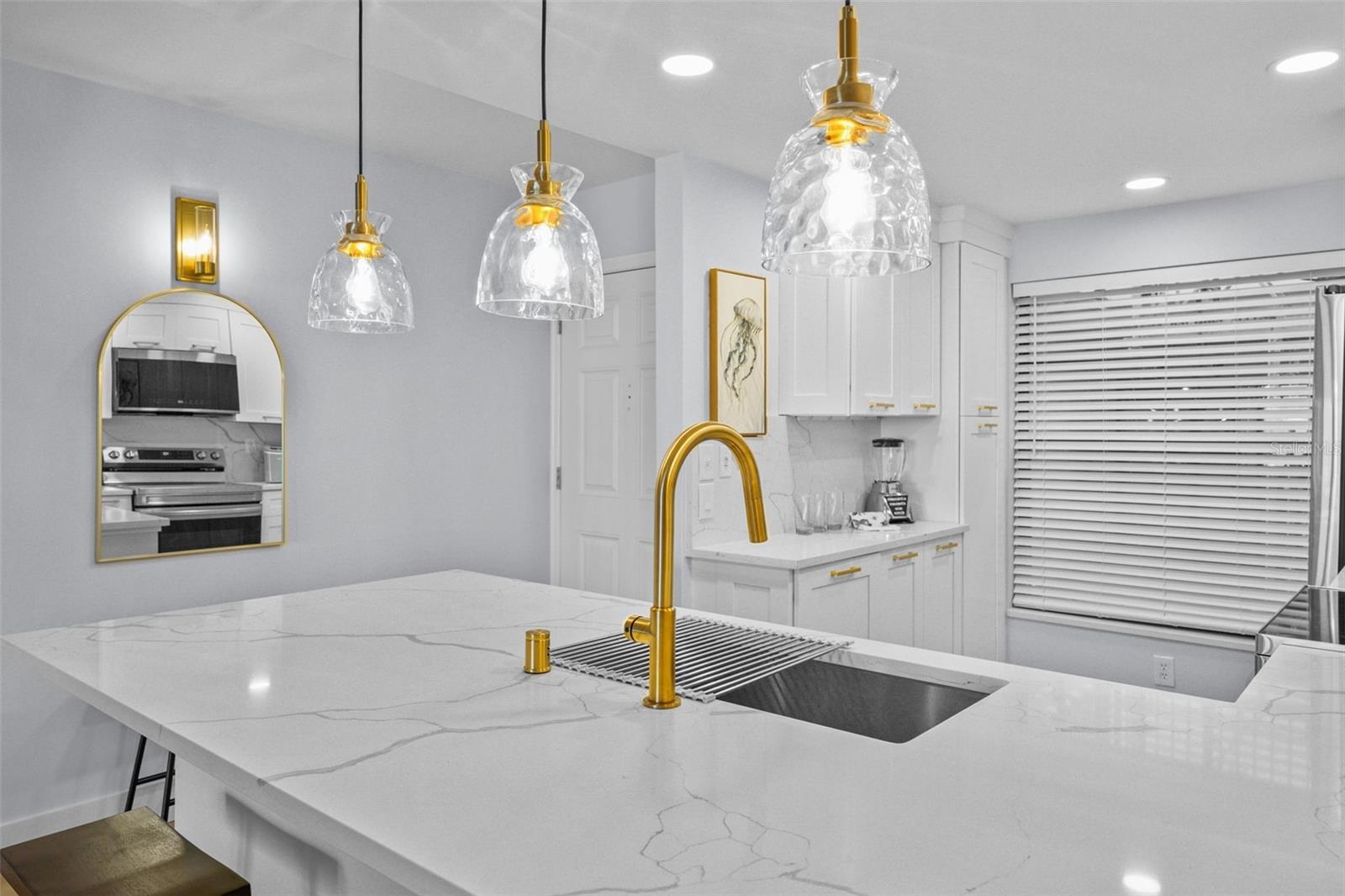 6051 SUN BLVD #111, ST PETERSBURG, FL, 33715