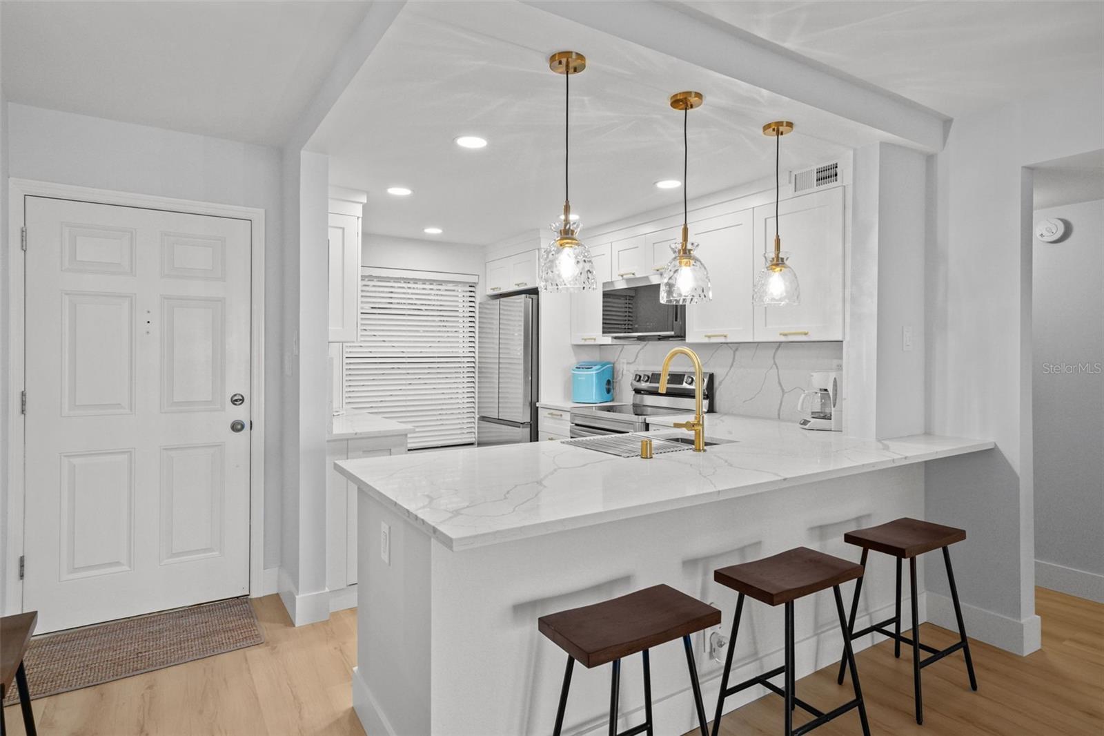 6051 SUN BLVD #111, ST PETERSBURG, FL, 33715