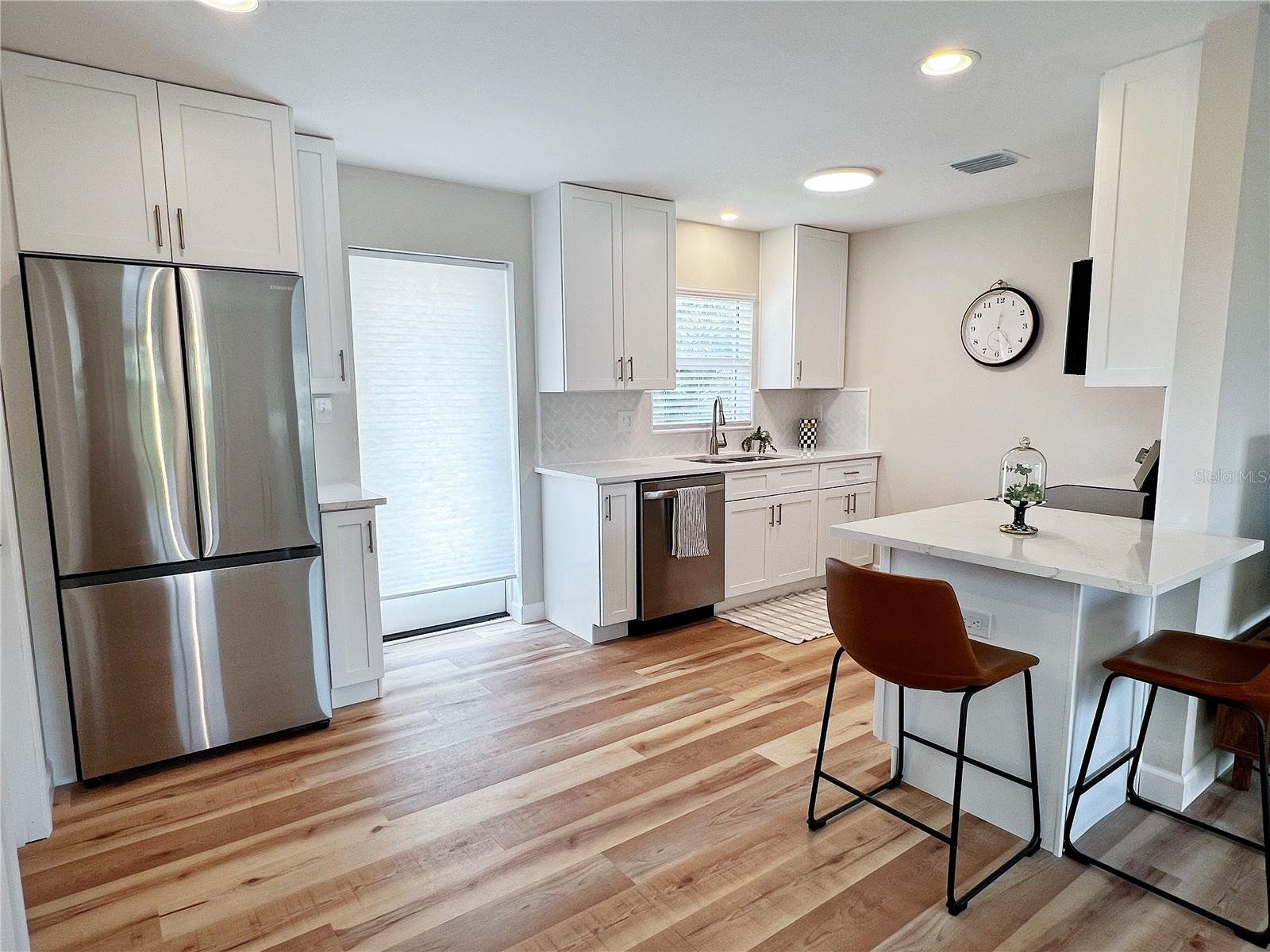 412 SUNNY CT, FRUITLAND PARK, FL, 34731