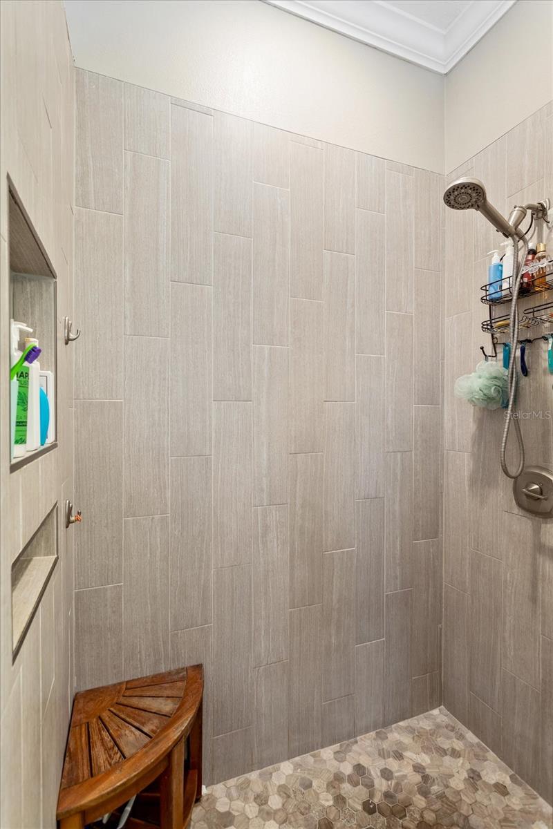 9880 MONTCLAIR CIR, APOPKA, FL, 32703