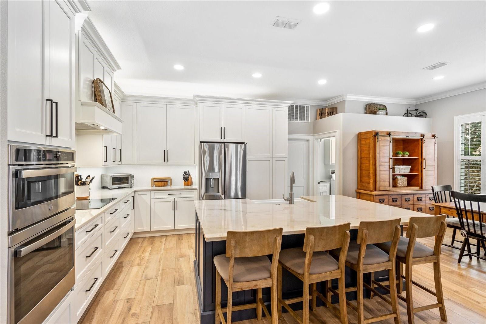 9880 MONTCLAIR CIR, APOPKA, FL, 32703