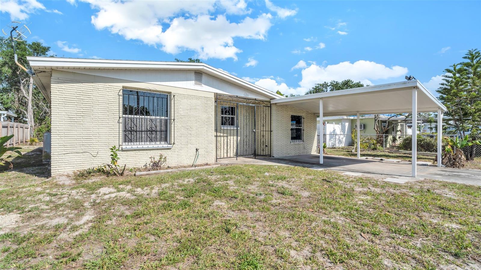 5609 GOLDEN DR, TAMPA, FL, 33634