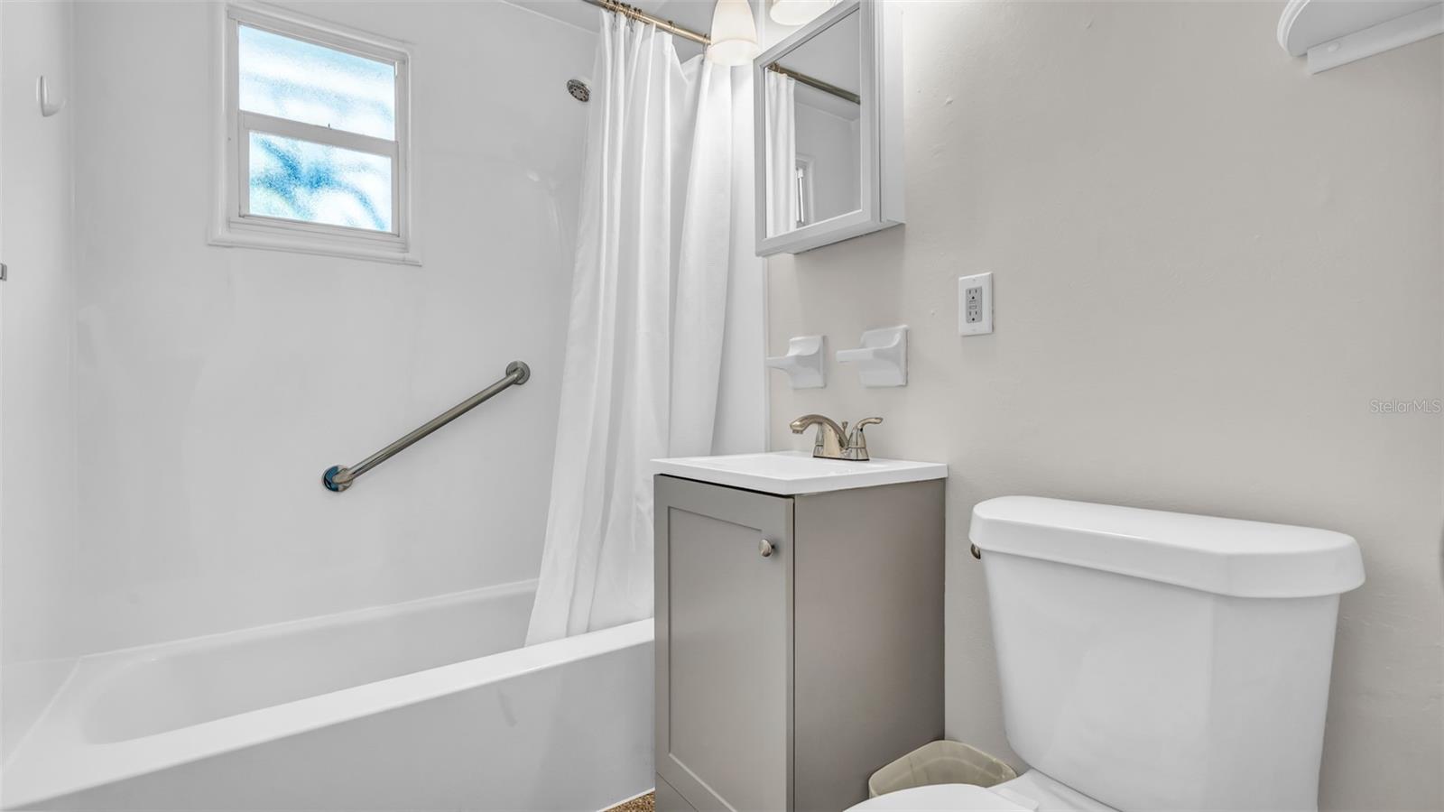 5609 GOLDEN DR, TAMPA, FL, 33634