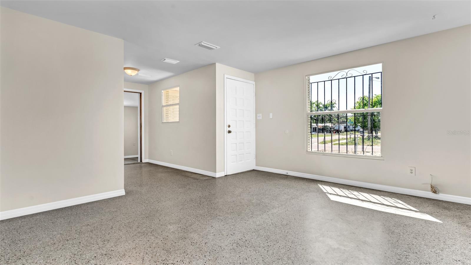 5609 GOLDEN DR, TAMPA, FL, 33634