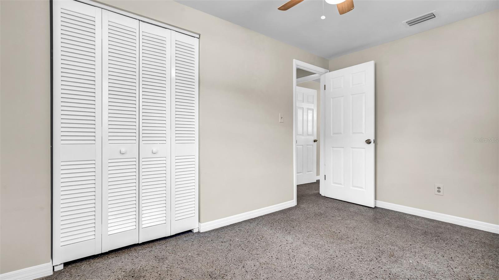 5609 GOLDEN DR, TAMPA, FL, 33634