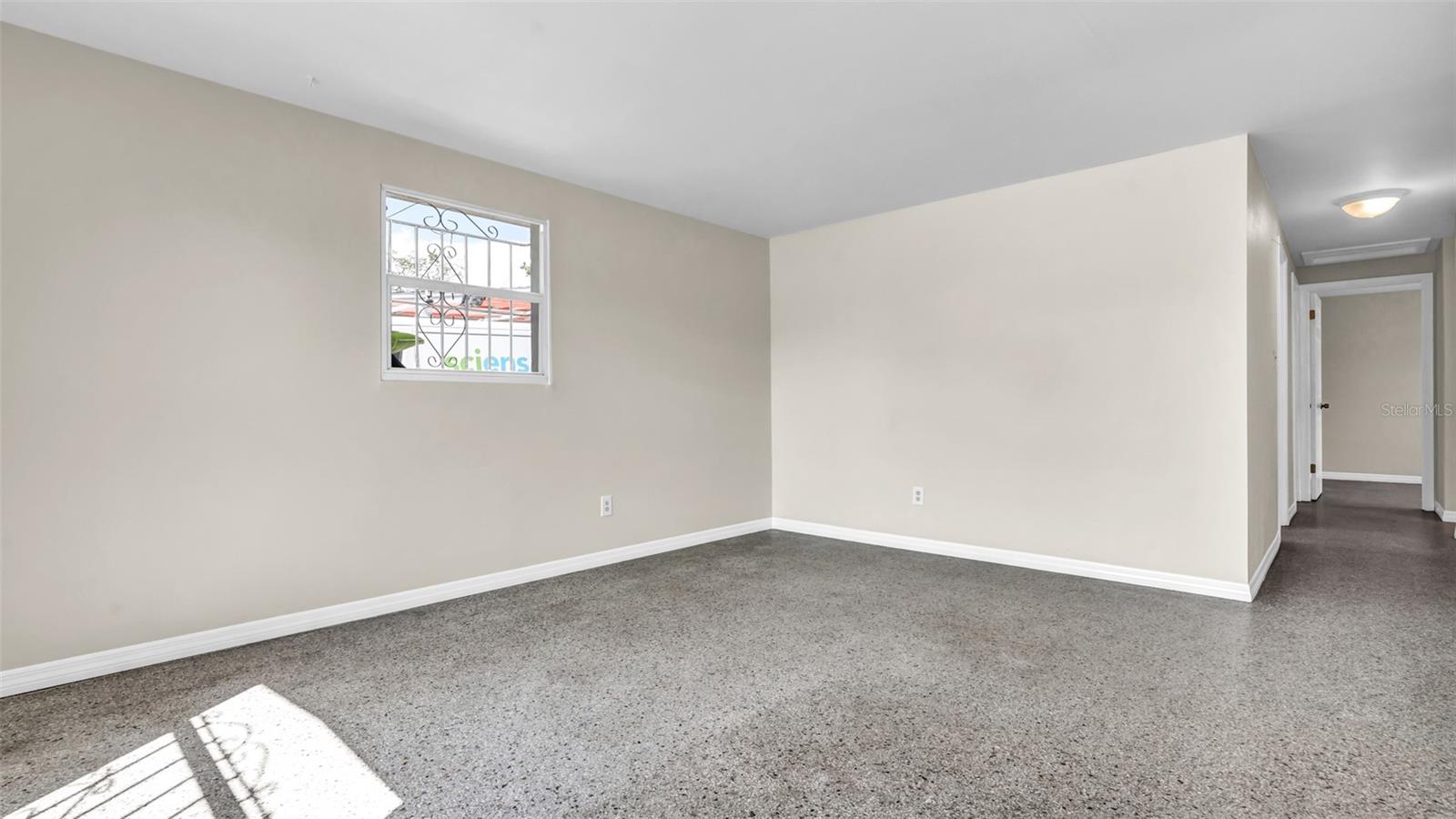 5609 GOLDEN DR, TAMPA, FL, 33634