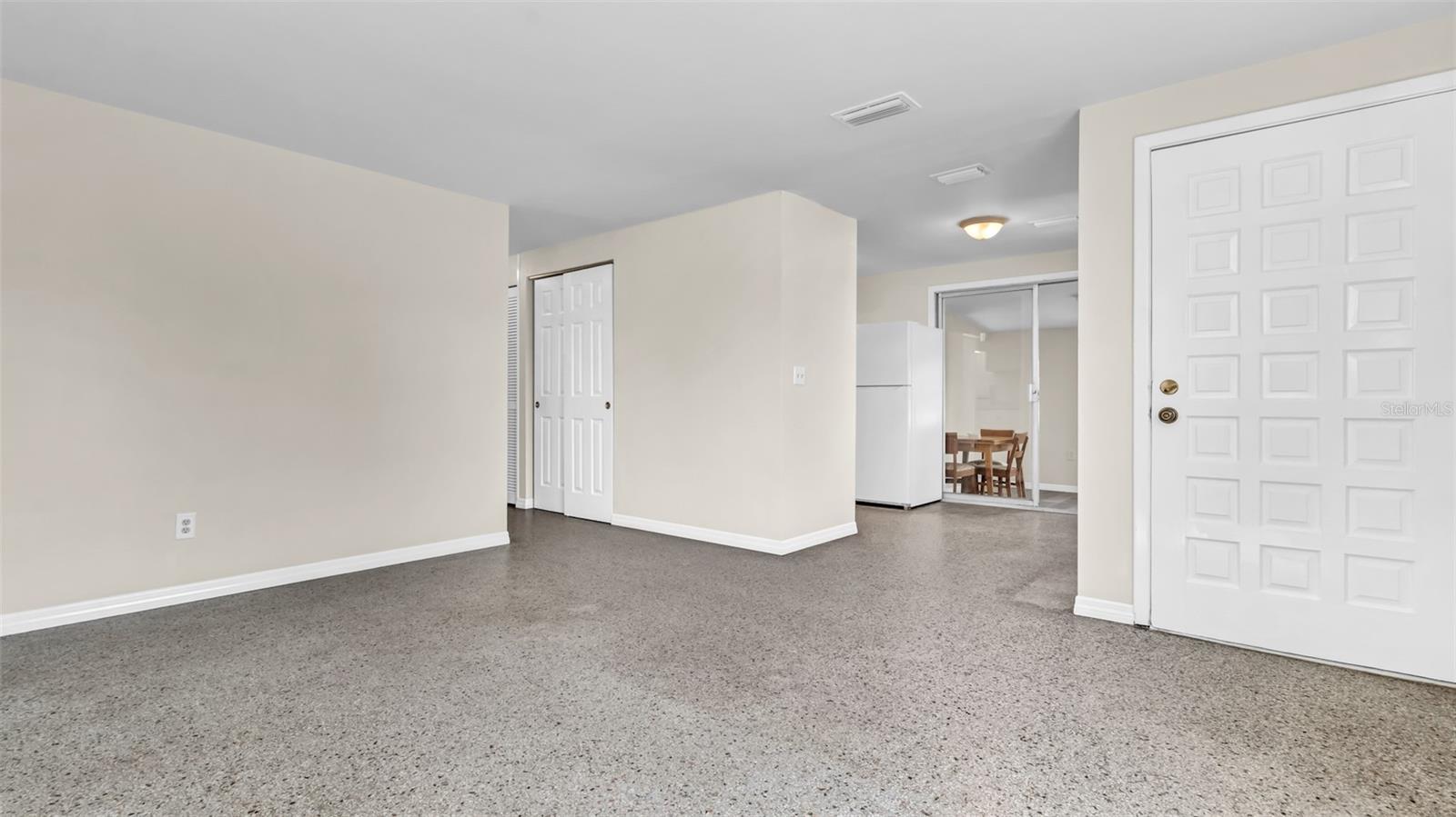 5609 GOLDEN DR, TAMPA, FL, 33634