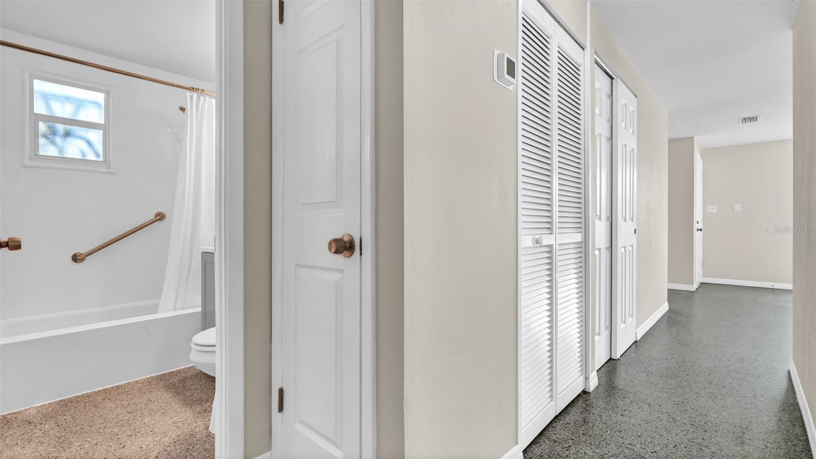 5609 GOLDEN DR, TAMPA, FL, 33634