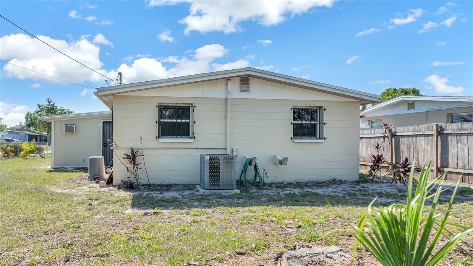 5609 GOLDEN DR, TAMPA, FL, 33634